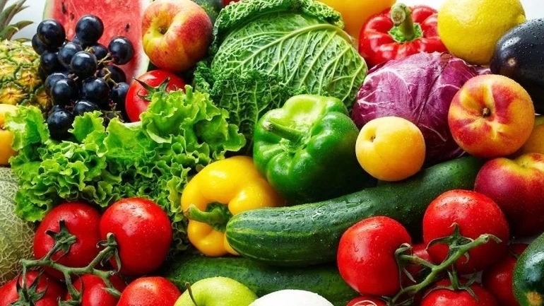 Αισθάνεστε ψυχολογικά «πεσμένοι»; – Φάτε ωμά αυτά τα 10 φρούτα και λαχανικά